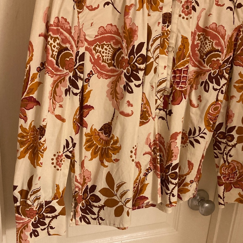 Floral Print Women's Blouse - Picture 3 of 13